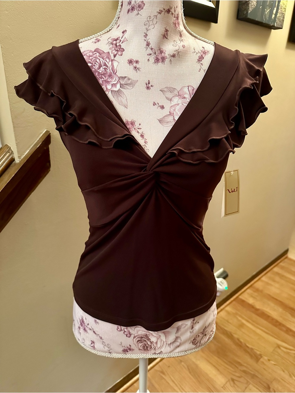 Vol 1 Women's Brown Ruffled V-Neck Twist Front Top